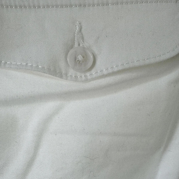 NWT Liz Claiborne Shorts Liz Claiborne White Classic Chino Bermuda Shorts 12. - Picture 11 of 12